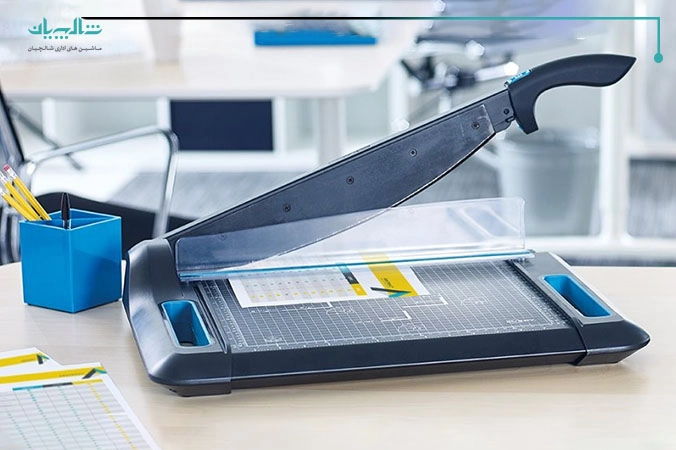 انتخاب مناسب بین گیوتین کاغذ و کاتر کاغذ