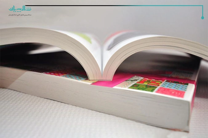 صحافی با چسب گرم